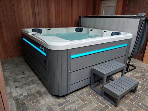 Royalty Spa Atlanta - 5 pers Jacuzzi - 200 x 200 cm, Tuin en Terras, Bubbelbaden en Hottubs, Nieuw, Verzenden