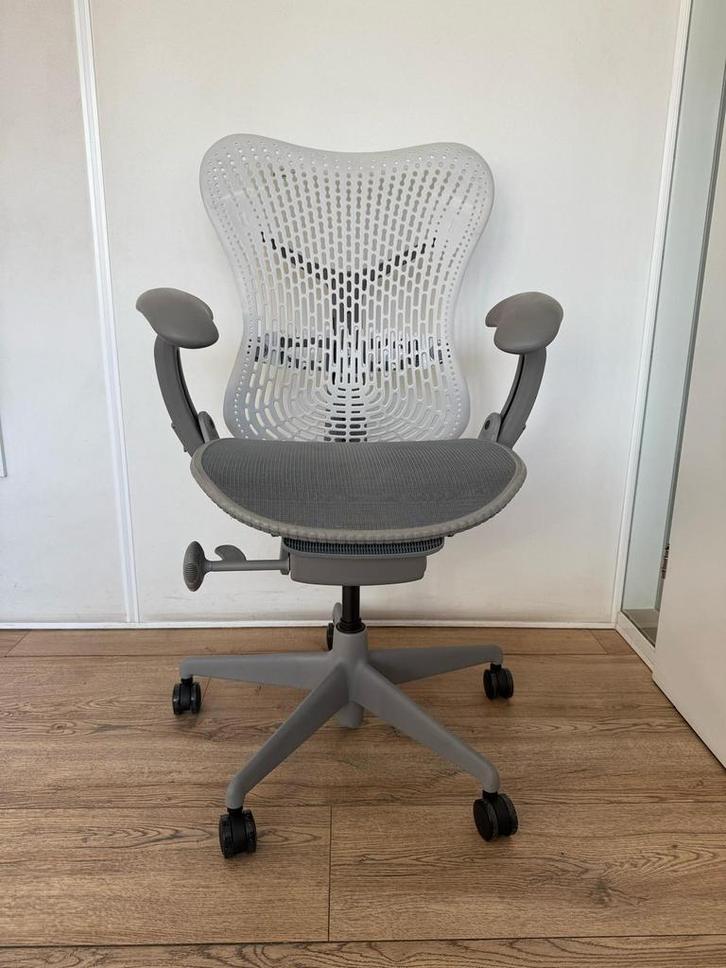 Refurbished Herman Miller Mirra Alpine - Incl. Garantie, Huis en Inrichting, Bureaustoelen, Bureaukruk, Wit, Zo goed als nieuw