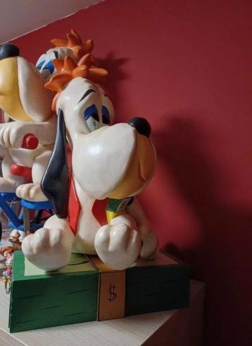 Warner Bros. - Droopy - Droopy assis sur la caisse de beschikbaar voor biedingen