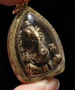 Gouden amulet van Heer Ganesha: De Verdrijver van Obstakels