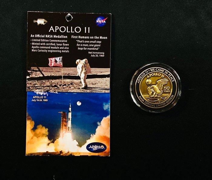 Apollo 11 - 50 Anniversary Medallion - Blended with Flown, Antiek en Kunst, Antiek | Wandborden en Tegels