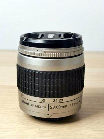 Nikon LENS ZOOM AF NIKKOR 35-80mm f 1: 3.3-5.6 G Objectif à