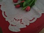 Drap de musée en lin pur avec broderie à la main de Madère -