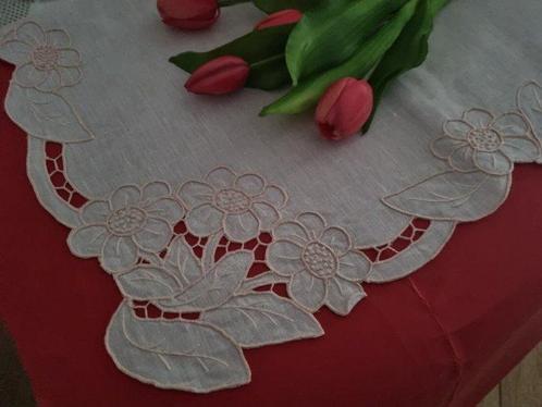 Drap de musée en lin pur avec broderie à la main de Madère -, Antiek en Kunst, Antiek | Tapijten, Tafelkleden en Textiel