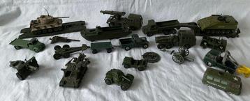Militaire leger speelgoed auto’s meccano Dinky toys, Corgi