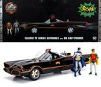 Jada Toys 1:18 - Modelauto - Batmobil mit 2 Figuren Batman, Hobby en Vrije tijd, Nieuw