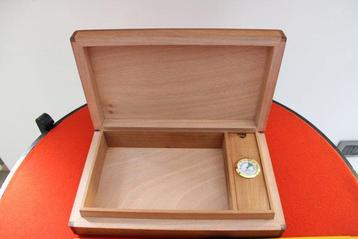 Unknown - Zonder Minimumprijs - Humidor - Hout beschikbaar voor biedingen
