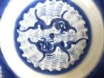 Bord - plat creux blanc/bleu Kangxi 18ème - decor dragons -