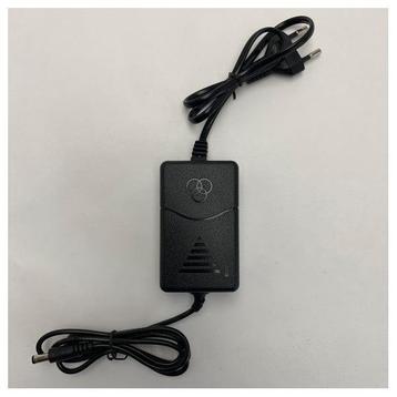 Bieden: Syntech PD Power Desk Adapter 12V 1A Marine Power S, Ophalen of Verzenden