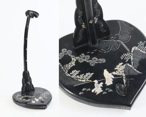 Support - Support de sabre en laque noire avec incrustation, Antiek en Kunst, Antiek | Overige Antiek