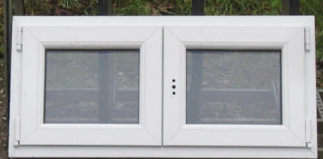 pvc raam , chassis ,venster 103 x 49 wit / staalblauw, Doe-het-zelf en Bouw, Raamkozijnen en Schuifdeuren, Inclusief glas, Nieuw