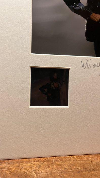 Govert de Roos - Whitney Houston, One of a Kind - With, Antiquités & Art, Art | Objets design