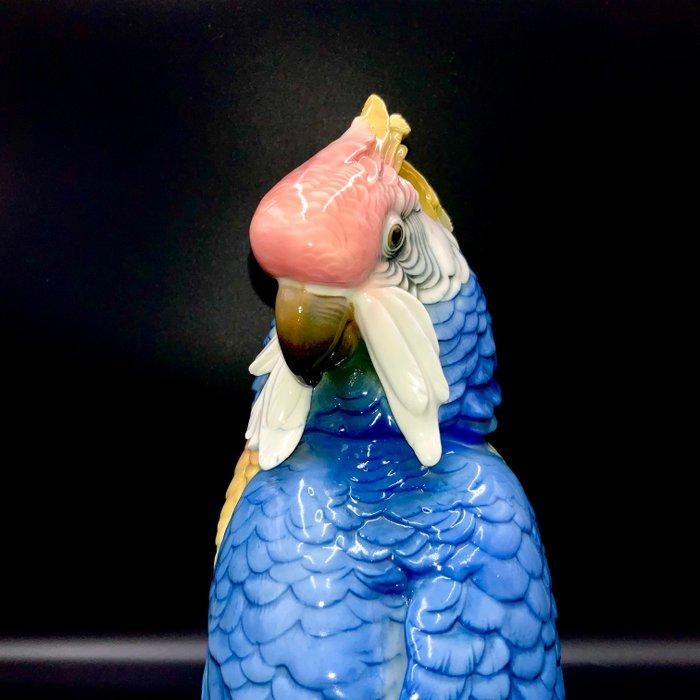 Karl Ens, Volkstedt - Large Blue Cockatoo Parrot on Branch, Antiek en Kunst, Antiek | Glaswerk en Kristal