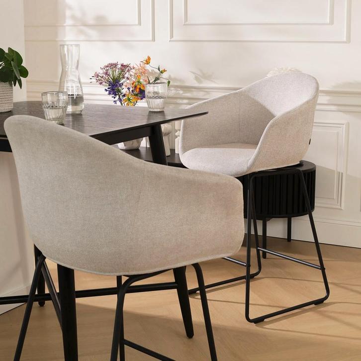 Nolon beige barkruk Nino | Met armleuningen | Kookeiland, Huis en Inrichting, Barkrukken, Nieuw, 1 kruk, Metaal, 90 cm of meer