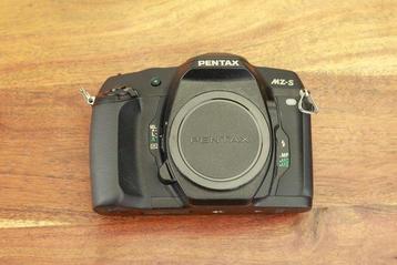 Pentax MZ-S Single lens reflex camera (SLR)