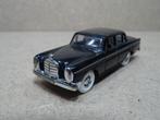Praline, Revell 1:87 - Modelauto (22) - Mercedes-Benz 220, Nieuw