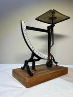 Weegschaal - Duitse weegschaal in Gietijzer en Messing -