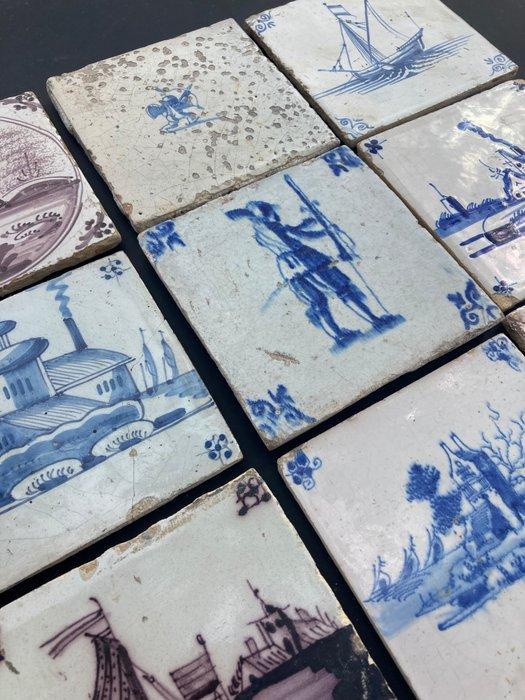Tegel - Antieke Delfts blauwe tegels met een soldaat,, Antiek en Kunst, Antiek | Glaswerk en Kristal