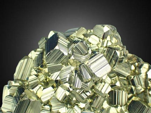 Cocada Pyriet Kristalcluster - Hoogte: 60 mm - Breedte: 44, Verzamelen, Mineralen en Fossielen