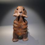 Vicus, Peru Terracotta Figuurlijk vat met handvat., Verzamelen