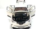 Paudi Model 1:18 - Modelauto - Toyota IZOA - (C-HR) - 2017 -, Hobby en Vrije tijd, Nieuw