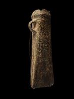 Bronstijd Doorvoerbijl uit de bronstijd uit Frankrijk