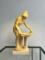 Statue, Badende Venus: Een Albasten Weergave van de Godin, Antiek en Kunst