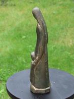Gebroeders van Paridon - Sculpture, Maria met kind op zuil -