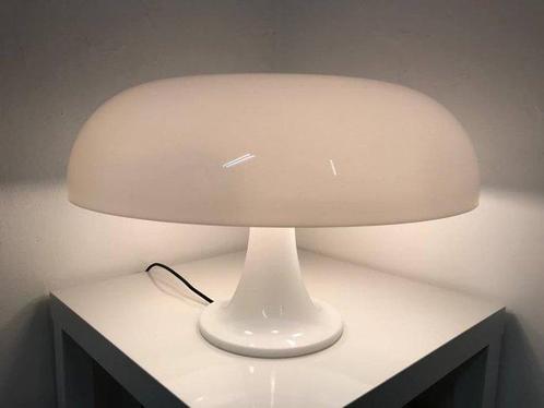 Artemide - Giancarlo Mattioli - Lampe de table - Nexus blanc, Antiek en Kunst, Antiek | Verlichting