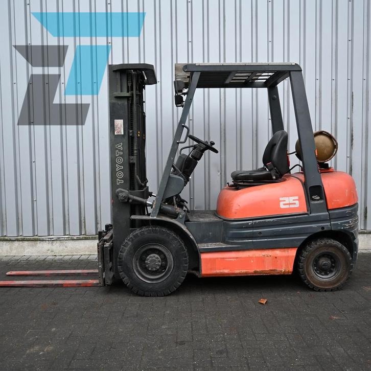 Toyota 42-6FGF25 LPG Heftruck, Zakelijke goederen, Machines en Bouw | Heftrucks en Intern transport, Heftruck, LPG, 2000 tot 3000 kg