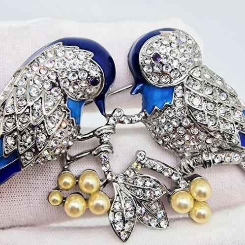 Trifari - plaqué dargent - Broche - damour, Antiek en Kunst, Curiosa en Brocante