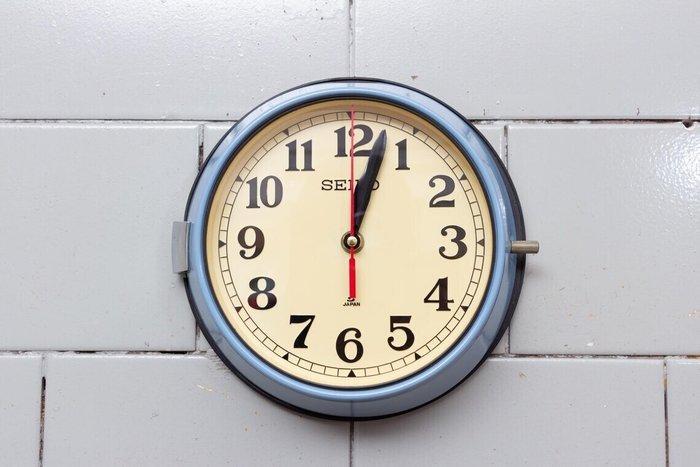 Wandklok - Seikosha CO. LTD Seiko - Staal, Bakeliet,, Antiek en Kunst, Antiek | Wandborden en Tegels