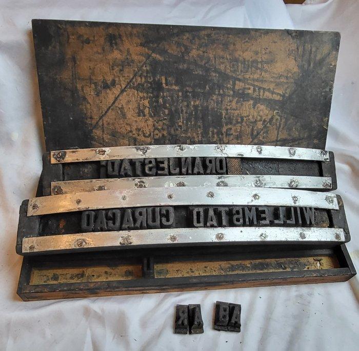 Oude zeldzame originele industriële, Antiek en Kunst, Antiek | Wandborden en Tegels