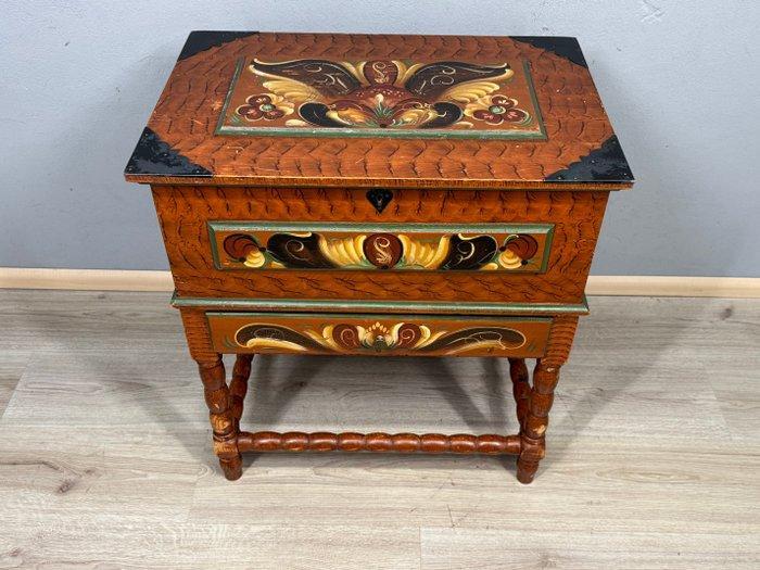 Kist - Hout - Naaikist - gedateerd 1949, Antiek en Kunst, Curiosa en Brocante