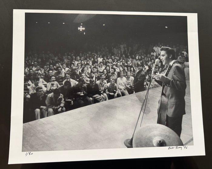Bill Ray - Elvis Presley on stage, Antiek en Kunst, Kunst | Designobjecten
