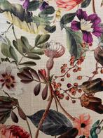 Dubbele breedte. Uitstekend puur linnenweefsel met een