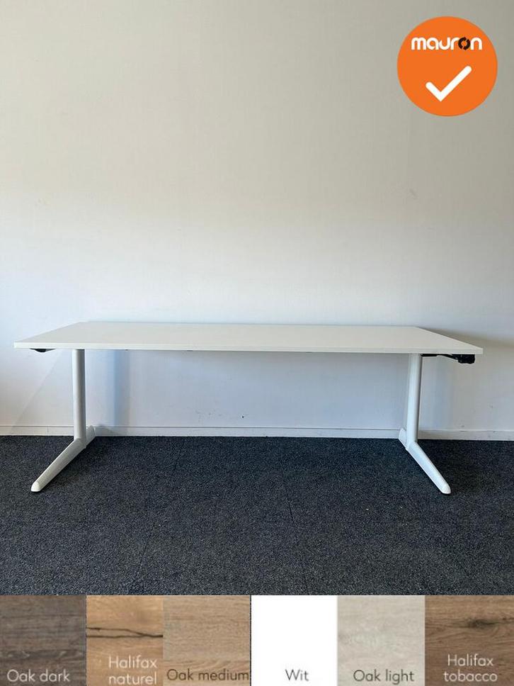 Ahrend 500 slingerverstelbaar bureau - 200x80 - wit onderste, Zakelijke goederen, Kantoor en Winkelinrichting | Kantoormeubilair en Inrichting