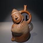 Moche, Peru, Terracotta Fijne Huaco Chief-figuur. 23 cm H.