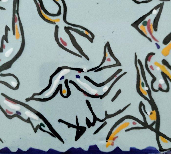 Salvador Dali (1904-1989), after - Les Colombes - azulejo, Antiquités & Art, Art | Objets design