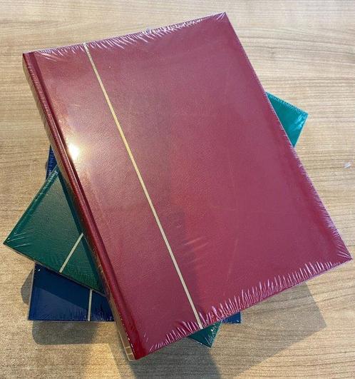 Accessoires - 3 Leuchtturm insteekalbums met 60 zwarte, Postzegels en Munten, Postzegels | Europa | Italië