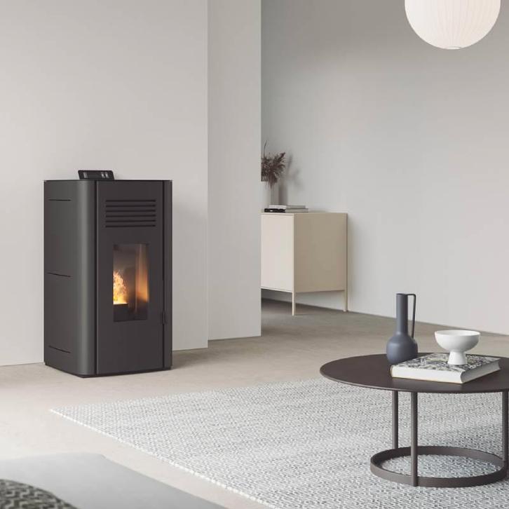 Cv pelletkachel Idro 13 kW verwarmt gasloos 320 m3 Chauffage, Huis en Inrichting, Kachels, Pelletkachel, Hout, Nieuw, Vrijstaand