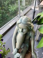 Beeld, ELF met een vlinder op haar hand - 68 cm - Brons
