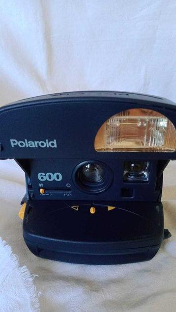 Polaroid 600 e 636 Closeup Analoge camera