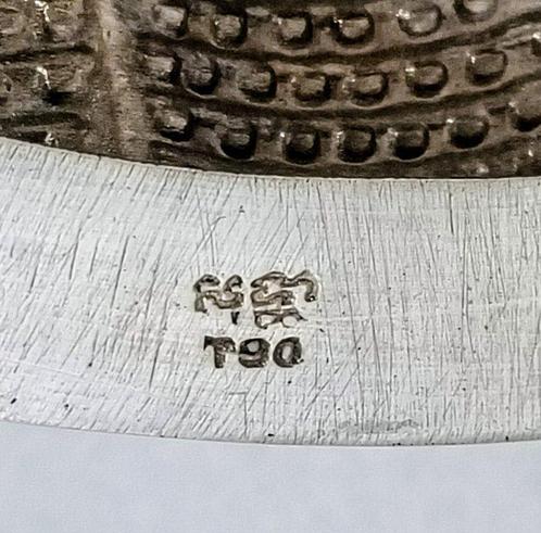 Finely hand embossed - Large Shell - Doos - .900 zilver, Antiek en Kunst, Antiek | Zilver en Goud