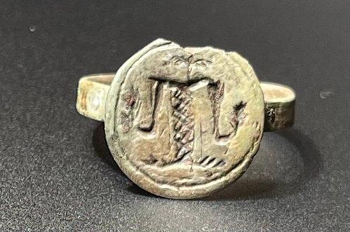 Médiéval, époque des Croisés Argent Anneau de sceau avec une, Antiek en Kunst, Antiek | Overige Antiek