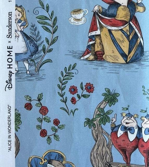 New pair of cushions made with Disney Home x Sanderson, Antiek en Kunst, Kunst | Designobjecten