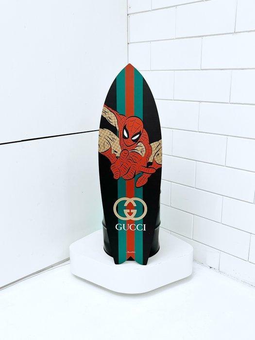 Suketchi - Gucci x Spiderman Surfboard Pop Art, Antiek en Kunst, Kunst | Schilderijen | Modern