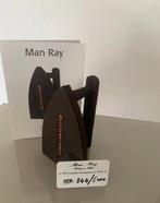 Man Ray (1890-1976) - Cadeau, Antiek en Kunst