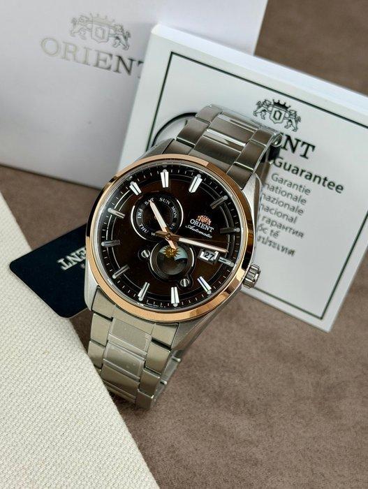 Orient - Stretto Sun & Moon Automatic Day/Date Silver/Brown, Handtassen en Accessoires, Horloges | Heren