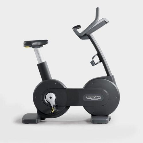 Technogym Excite Forma Upright bike | Ligfiets |, Sports & Fitness, Appareils de fitness, Envoi